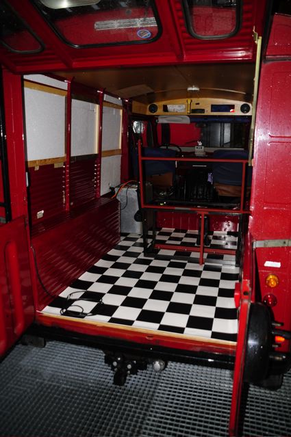 Tapijtje in bus.jpg
