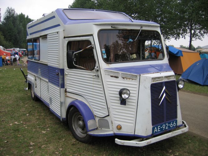 camper voor.jpg