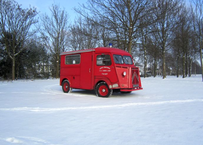 bus_in_sneeuw.jpg